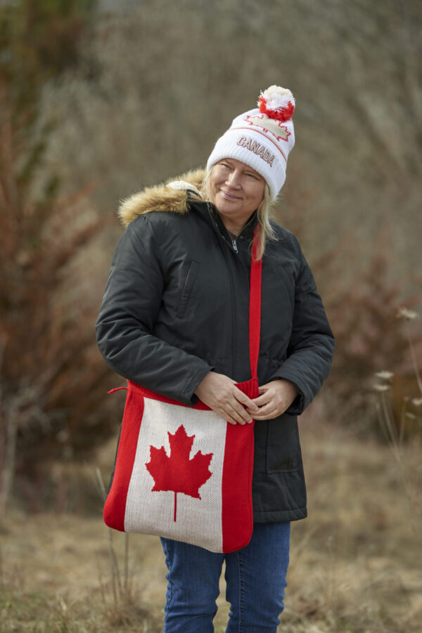 Shoulder Carrying handbag with our Beautiful Canada Flag - Image 4